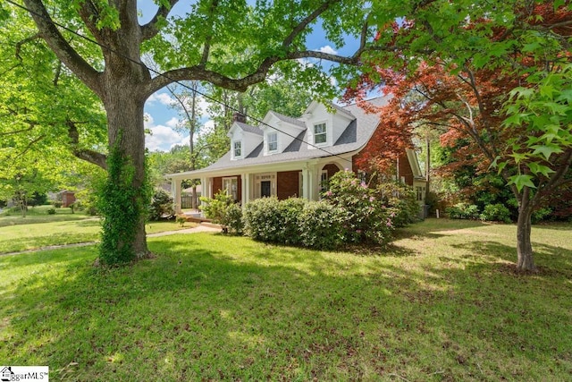 view of front of house featuring a front yard