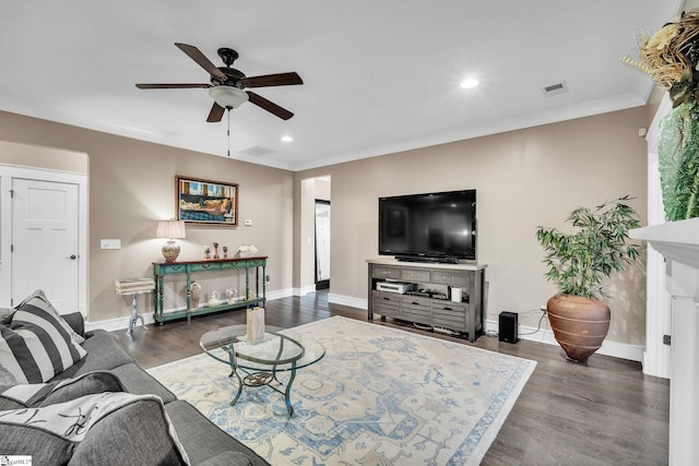 living room featuring recessed lighting, ceiling fan, dark wood-type flooring, visible vents, and baseboards