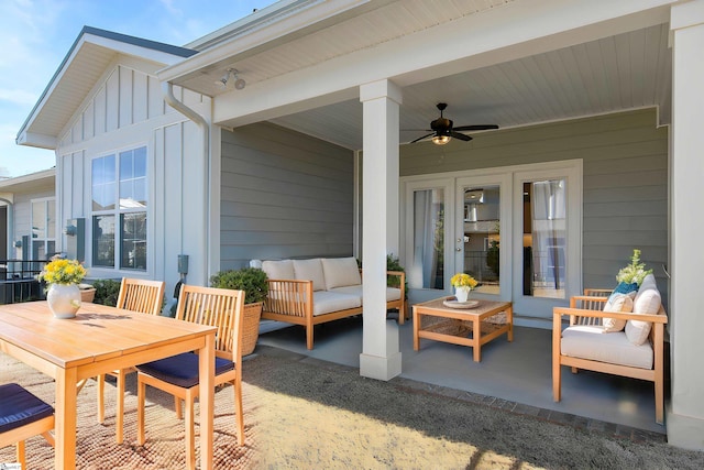 view of patio featuring an outdoor hangout area, ceiling fan, and outdoor dining area