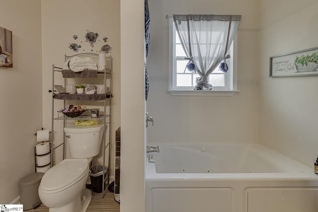 3 Heatherfield Dr, Simpsonville, SC 29680 - full bath featuring toilet and a whirlpool tub