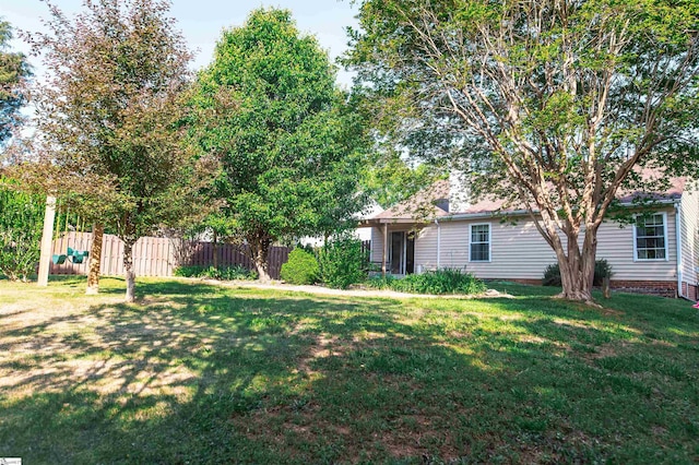 104 Fairview Lake Way, Simpsonville, SC 29680 - view of yard with fence