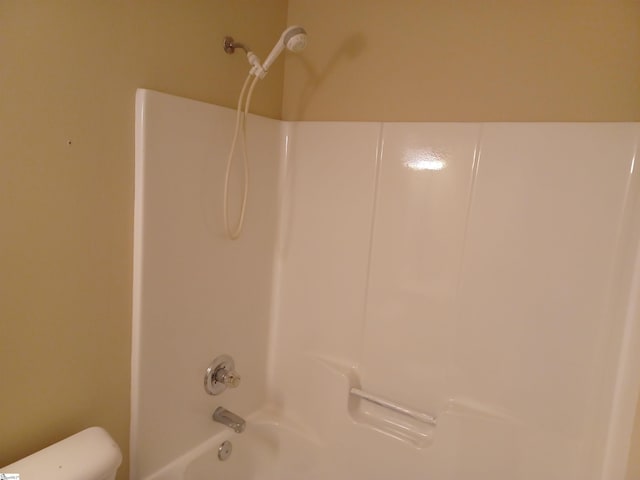 315 Farnsworth Rd, Spartanburg, SC 29301 - bathroom view of toilet and shower / bathtub combination