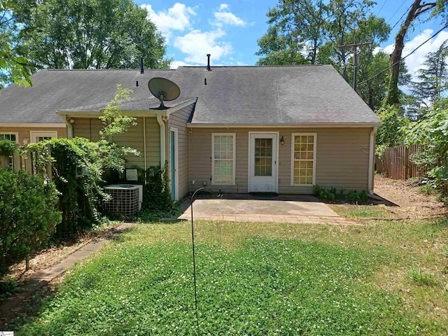 315 Farnsworth Rd, Spartanburg, SC 29301 - rear view of house with central AC unit and a patio