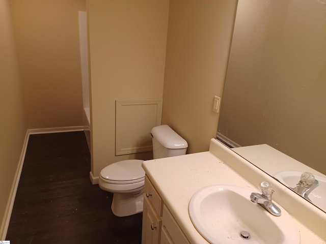 315 Farnsworth Rd, Spartanburg, SC 29301 - full bath featuring wood finished floors, toilet, vanity, a tub, and a shower
