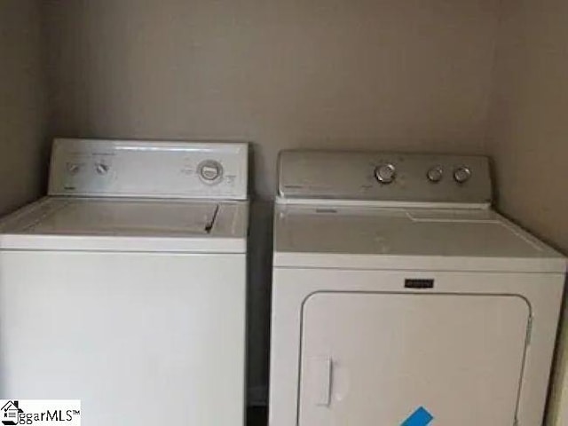 317 Farnsworth Rd, Spartanburg, SC 29301 - washroom featuring washer and clothes dryer