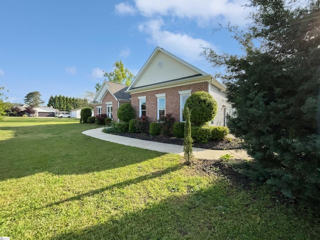 1611 Scuffletown Rd, Fountain Inn, SC 29644 - view of front of house featuring brick siding and a front yard