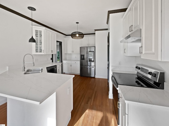 1611 Scuffletown Rd, Fountain Inn, SC 29644 - kitchen featuring a peninsula, under cabinet range hood, a sink, dark wood finished floors, and stainless steel appliances