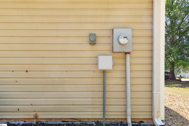2 Susana Dr, Greer, SC 29651 - details featuring electric meter