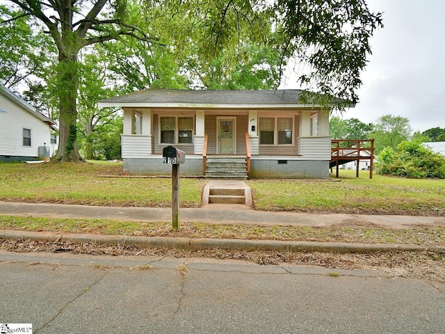 215 Louisiana St, Honea Path, SC 29654 - bungalow with covered porch and crawl space