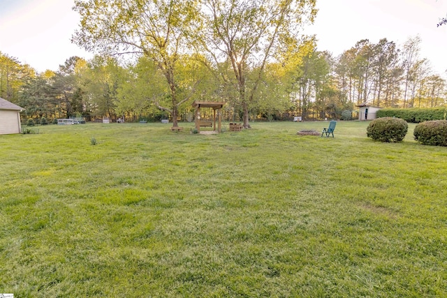 104 Bellewood Dr, Easley, SC 29640 - view of yard