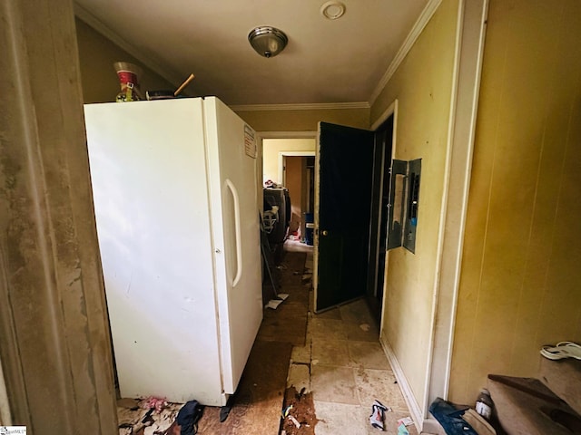 903 Calvert Ave, Clinton, SC 29325 - corridor with ornamental molding