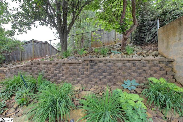 602 Habersham Ln, Easley, SC 29642 - view of yard featuring fence