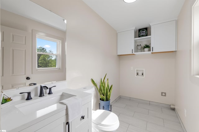 406 Creekside Dr, Boiling Springs, SC 29316 - bathroom featuring vanity, baseboards, and toilet