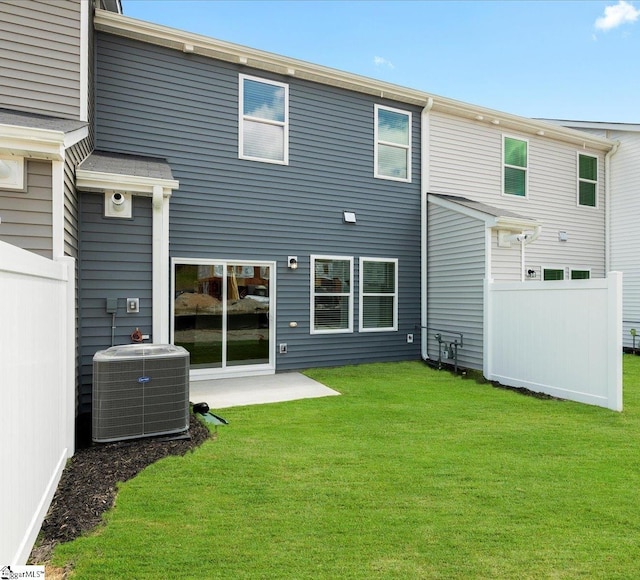 112 Arrow Ct, Greer, SC 29651 - back of property with a patio