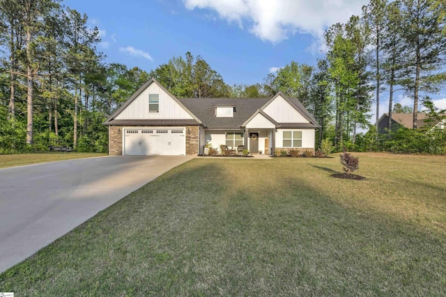 555 Canewood Ln, Campobello, SC 29322 - view of front of property featuring a front yard, brick siding, and driveway