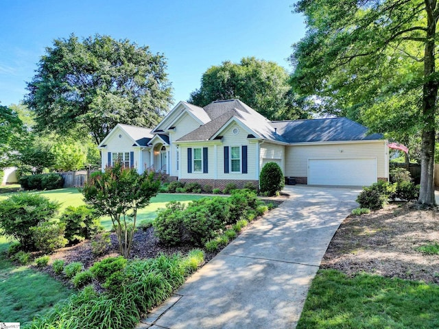 6 Shallow Creek Ct, Fountain Inn, SC 29644 - single story home with fence, an attached garage, and concrete driveway