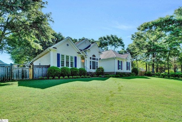 6 Shallow Creek Ct, Fountain Inn, SC 29644 - single story home with fence and a front yard