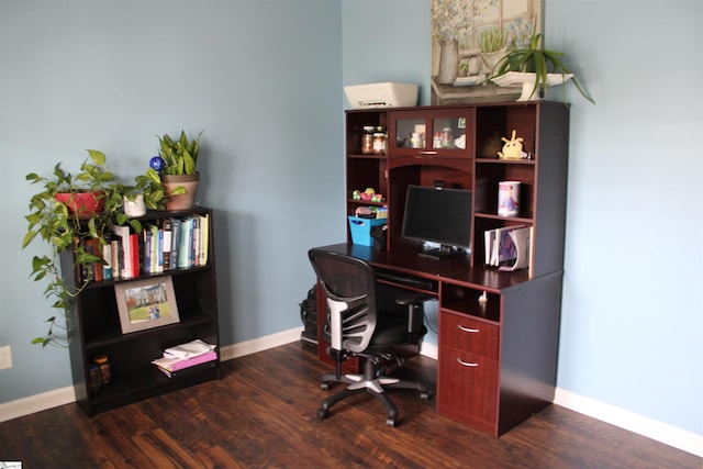 office with baseboards and wood finished floors