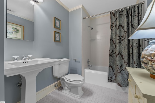 full bath featuring crown molding, baseboards, toilet, shower / bathtub combination with curtain, and tile patterned floors