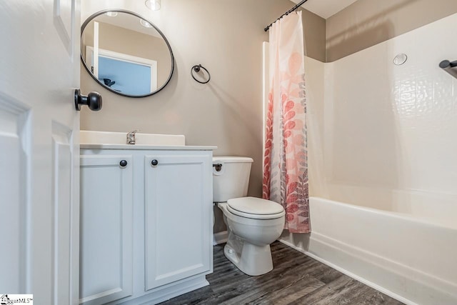 175 Falcon Ridge Dr, Boiling Springs, SC 29316 - full bathroom with wood finished floors, toilet, shower / tub combo, and vanity