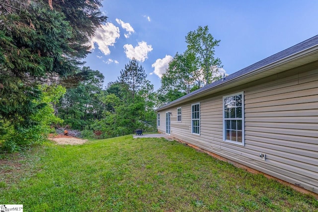 175 Falcon Ridge Dr, Boiling Springs, SC 29316 - view of grassy yard featuring a patio area