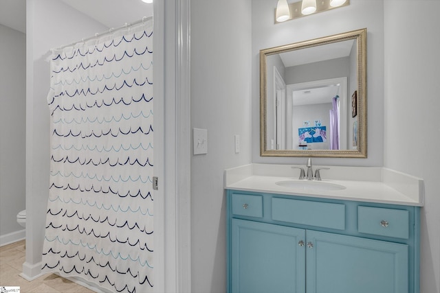 215 Sun Garden Ct, Greenville, SC 29615 - bathroom featuring vanity, curtained shower, and toilet