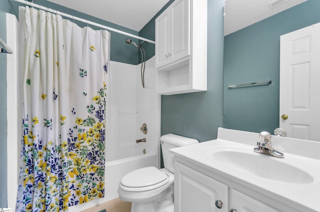 477 Perry Rd, Greer, SC 29651 - bathroom featuring toilet, shower / bath combo, and vanity