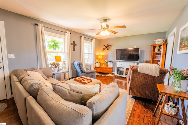 147 Daniel Dr, Easley, SC 29642 - living area featuring a ceiling fan and dark wood-style floors