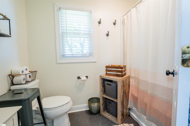 147 Daniel Dr, Easley, SC 29642 - bathroom featuring baseboards, toilet, a shower with curtain, and vanity