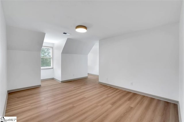 118 Briar Patch Rd, Anderson, SC 29621 - additional living space featuring light wood-style flooring, lofted ceiling, and baseboards