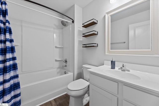 204 Maplestead Farms Ct, Greenville, SC 29617 - full bath with wood finished floors, toilet, shower / bath combo with shower curtain, and vanity