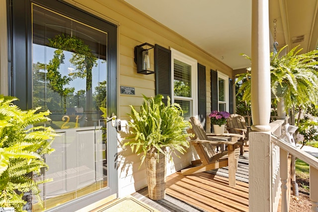 balcony featuring covered porch