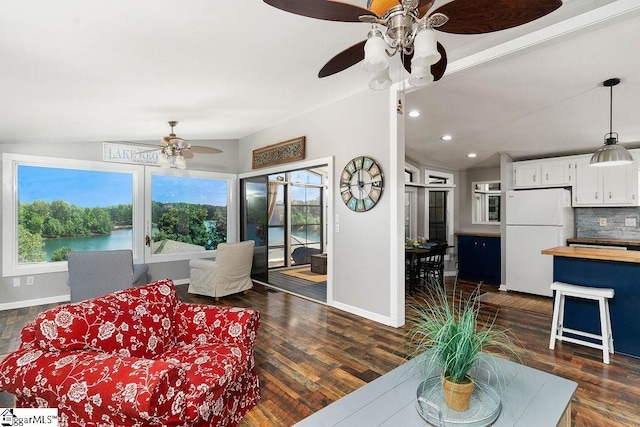 1230 Melton Rd Unit # 16, West Union, SC 29696 - living area featuring a ceiling fan, vaulted ceiling, dark wood finished floors, baseboards, and recessed lighting