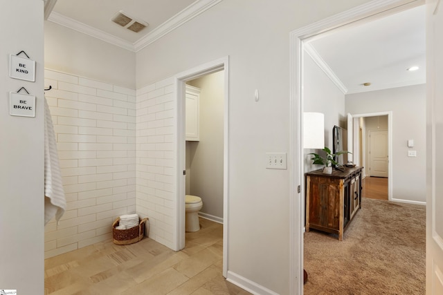 208 Medoc Ln, Moore, SC 29369 - full bath featuring crown molding, toilet, and baseboards