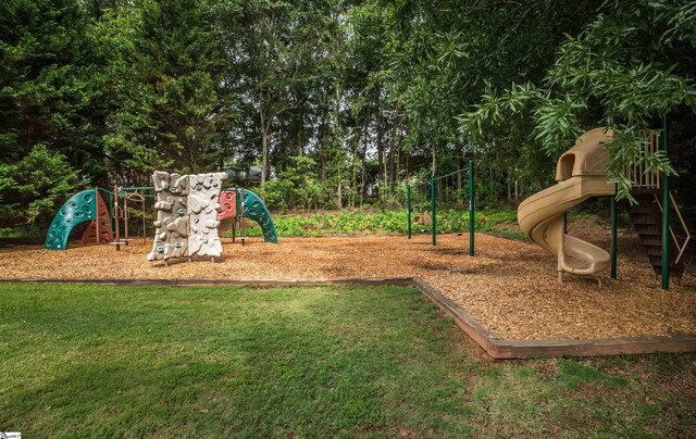 135 Bathurst Ln, Simpsonville, SC 29681 - community jungle gym with a yard