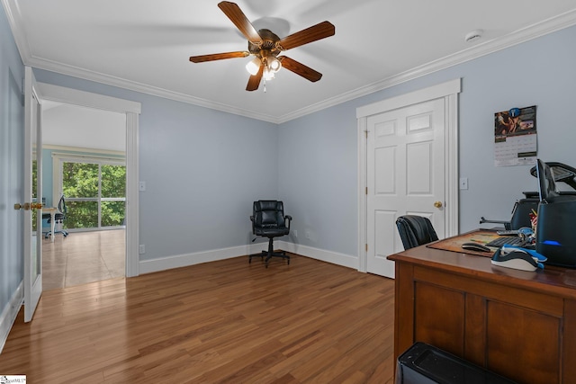 155 Mountain Lake Dr, Piedmont, SC 29673 - home office with light wood-style flooring, a ceiling fan, baseboards, and crown molding