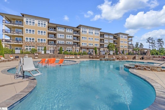 13500 Clemson Blvd Unit 2301, Seneca, SC 29678 - community pool with a community hot tub and fence