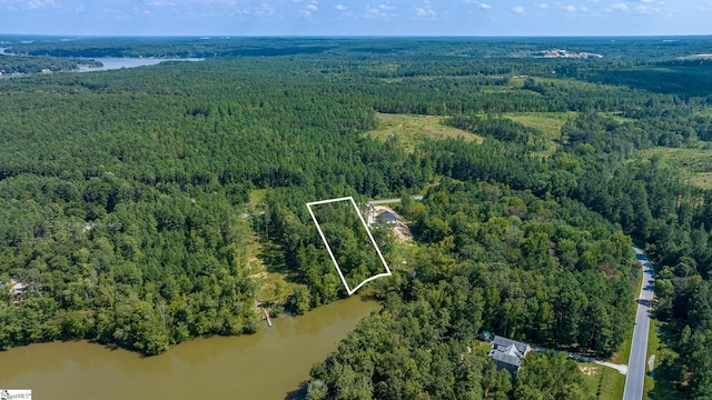 930 Eagles Harbor Dr, Hodges, SC 29653