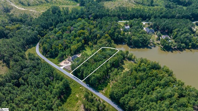 930 Eagles Harbor Dr, Hodges, SC 29653