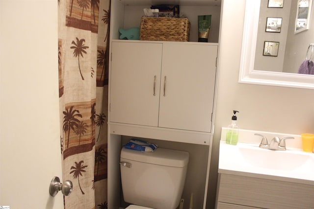 305 N Owens St, Clinton, SC 29325 - full bath featuring vanity, toilet, and a shower with curtain