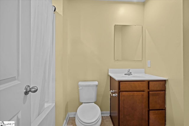 full bath featuring vanity, baseboards, toilet, and shower / bath combination with curtain