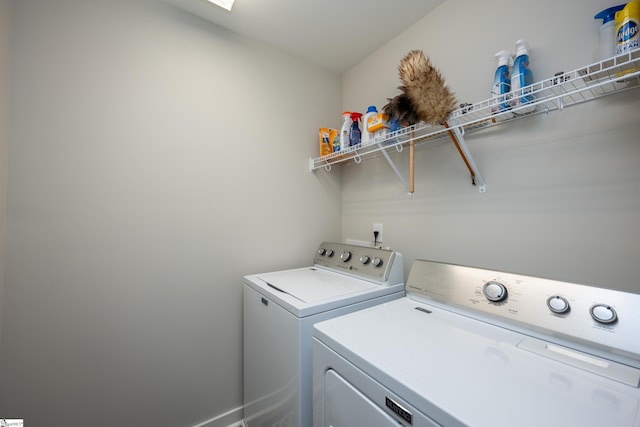 202 Button Willow St, Taylors, SC 29687 - laundry room with washing machine and clothes dryer