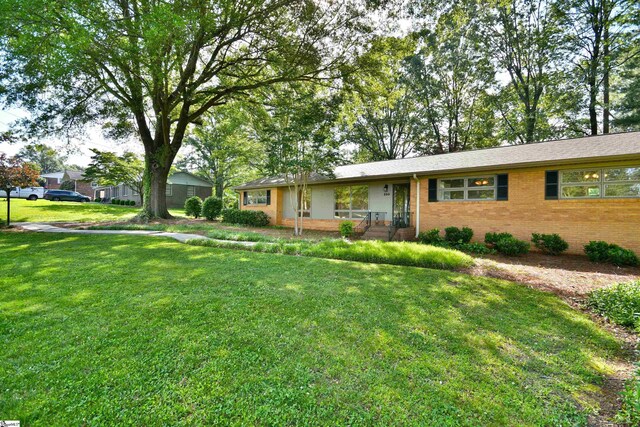 200 Lavonne Ave, Easley, SC 29642 - ranch-style home with brick siding and a front lawn