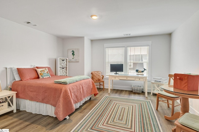 1560 Shallons Ct, Spartanburg, SC 29301 - bedroom featuring wood finished floors and baseboards