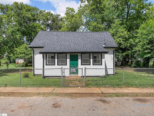 7 Williams St, Spartanburg, SC 29301 - bungalow with roof with shingles and a gate