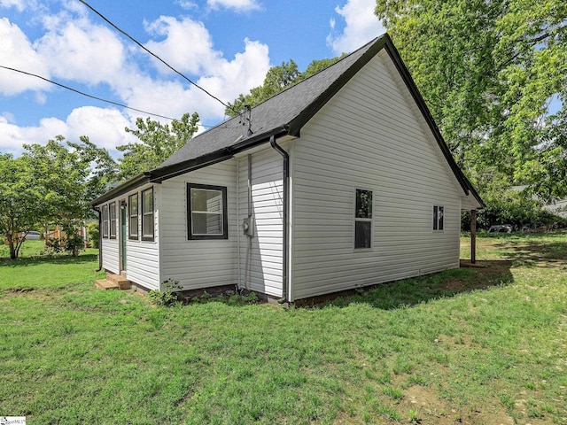 7 Williams St, Spartanburg, SC 29301 - view of side of home with a yard