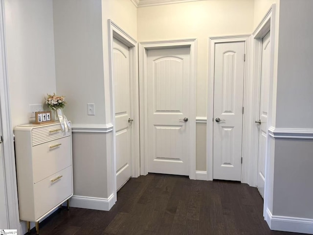 920 Hunterdale Ln, Boiling Springs, SC 29316 - hallway featuring dark wood-type flooring and baseboards