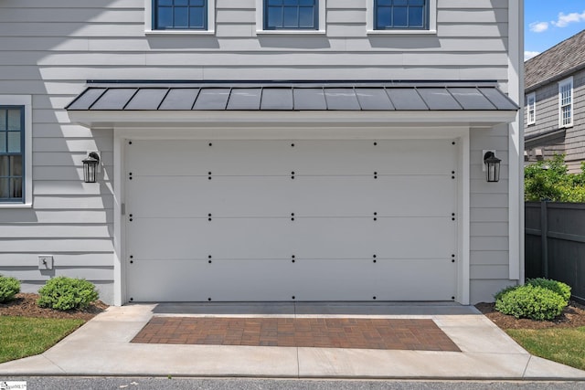 114 Burrough St, Greenville, SC 29615 - garage with fence