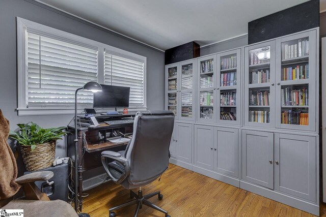 202 Roberta Dr, Greenville, SC 29615 - office space with light wood finished floors