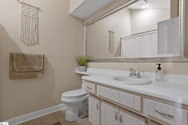7 Bendingwood Cir, Taylors, SC 29687 - full bathroom featuring toilet, vanity, baseboards, tile patterned floors, and a shower with curtain